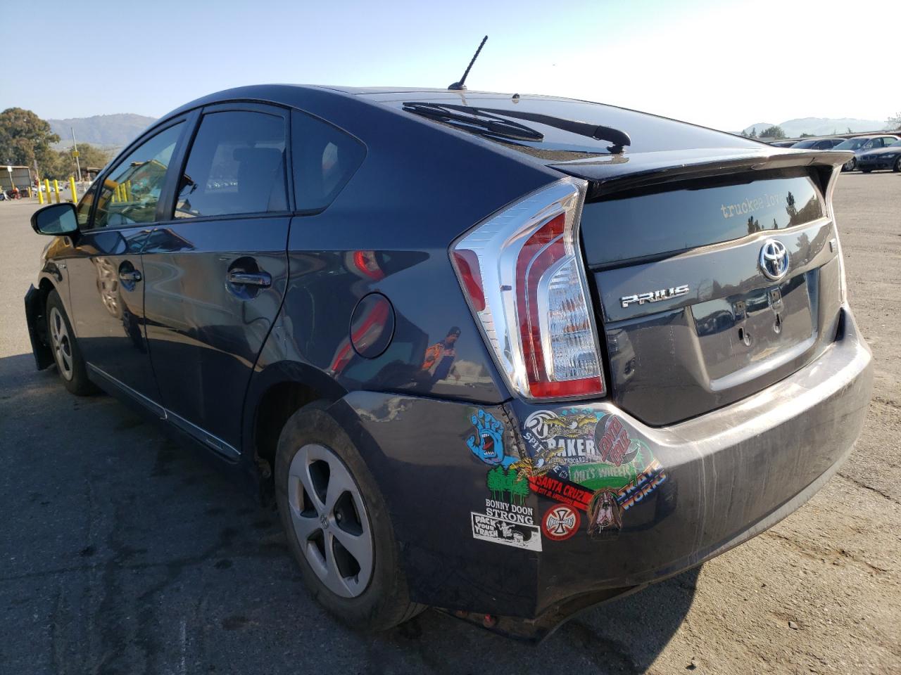 Photo 3 from auction – 2014 TOYOTA PRIUS with VIN JTDKN3DU5E1745241
