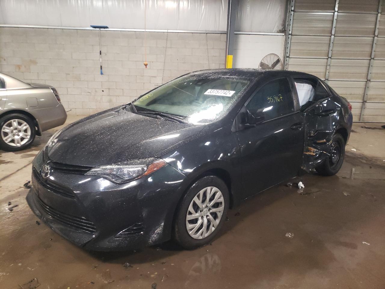 صورة رقم 2 من المزاد - 2017 TOYOTA COROLLA L مع VIN 2T1BURHEXHC961272