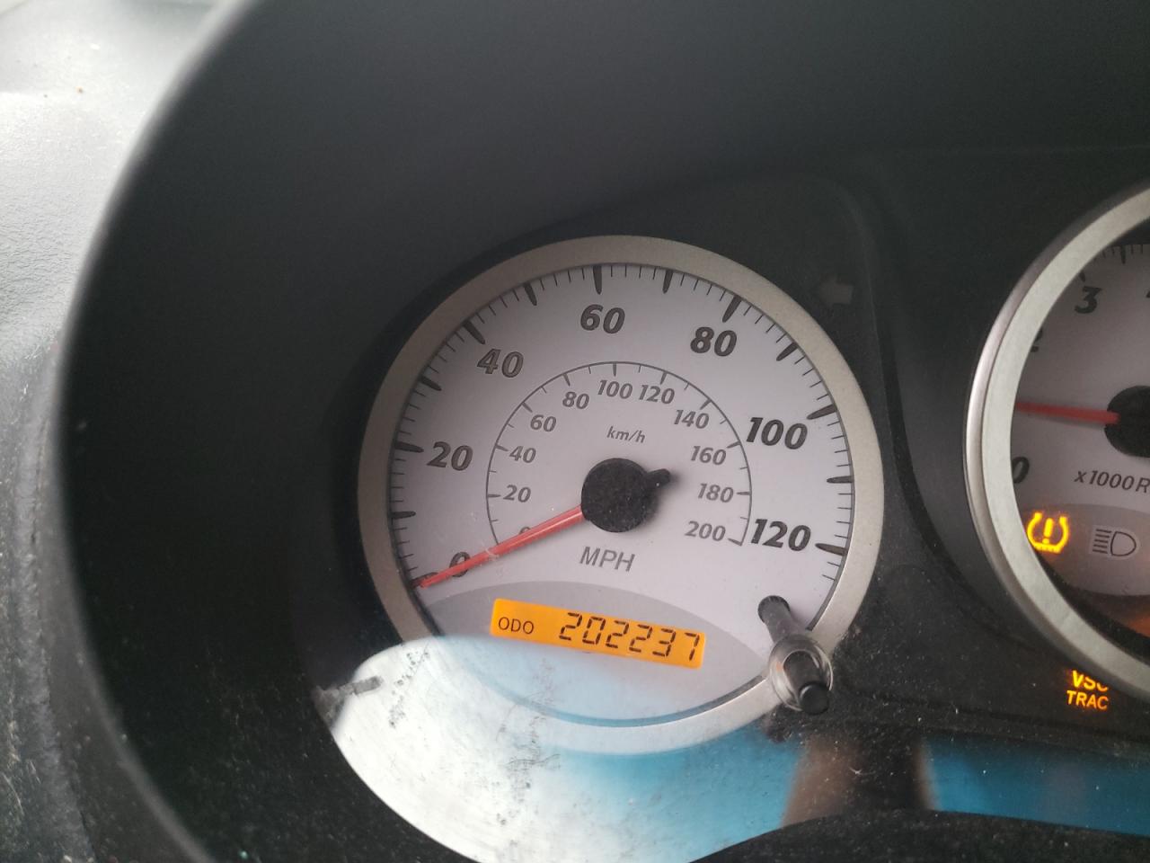 Photo 8 from auction – 2004 TOYOTA RAV4 with VIN JTEHD20V846014533
