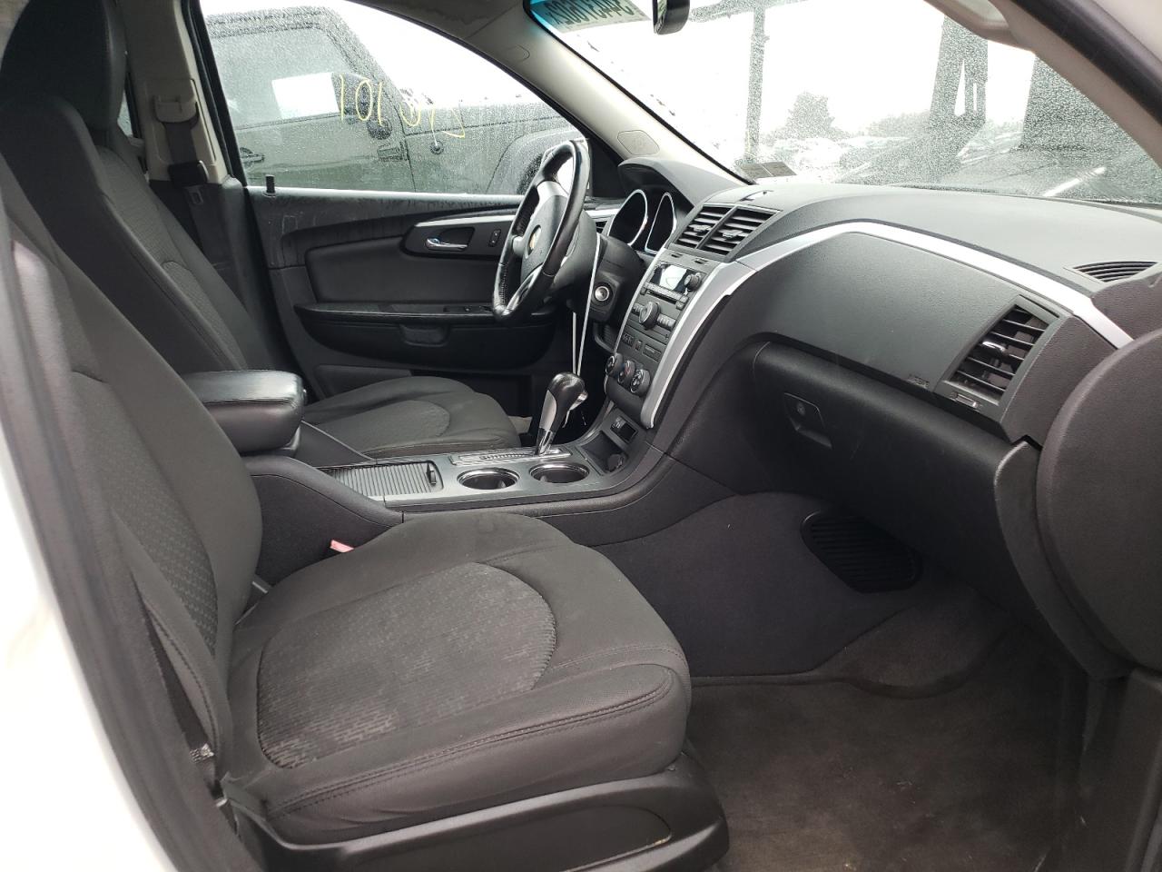 Photo 5 from auction – 2011 CHEVROLET TRAVERSE L with VIN 1GNKVGED3BJ128736