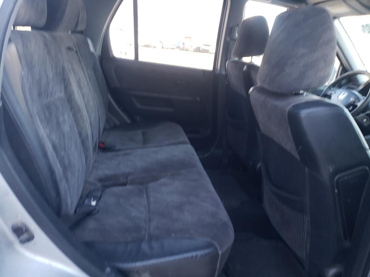 Photo 6 from auction – 2002 HONDA CRV with VIN JHLRD78832C015398