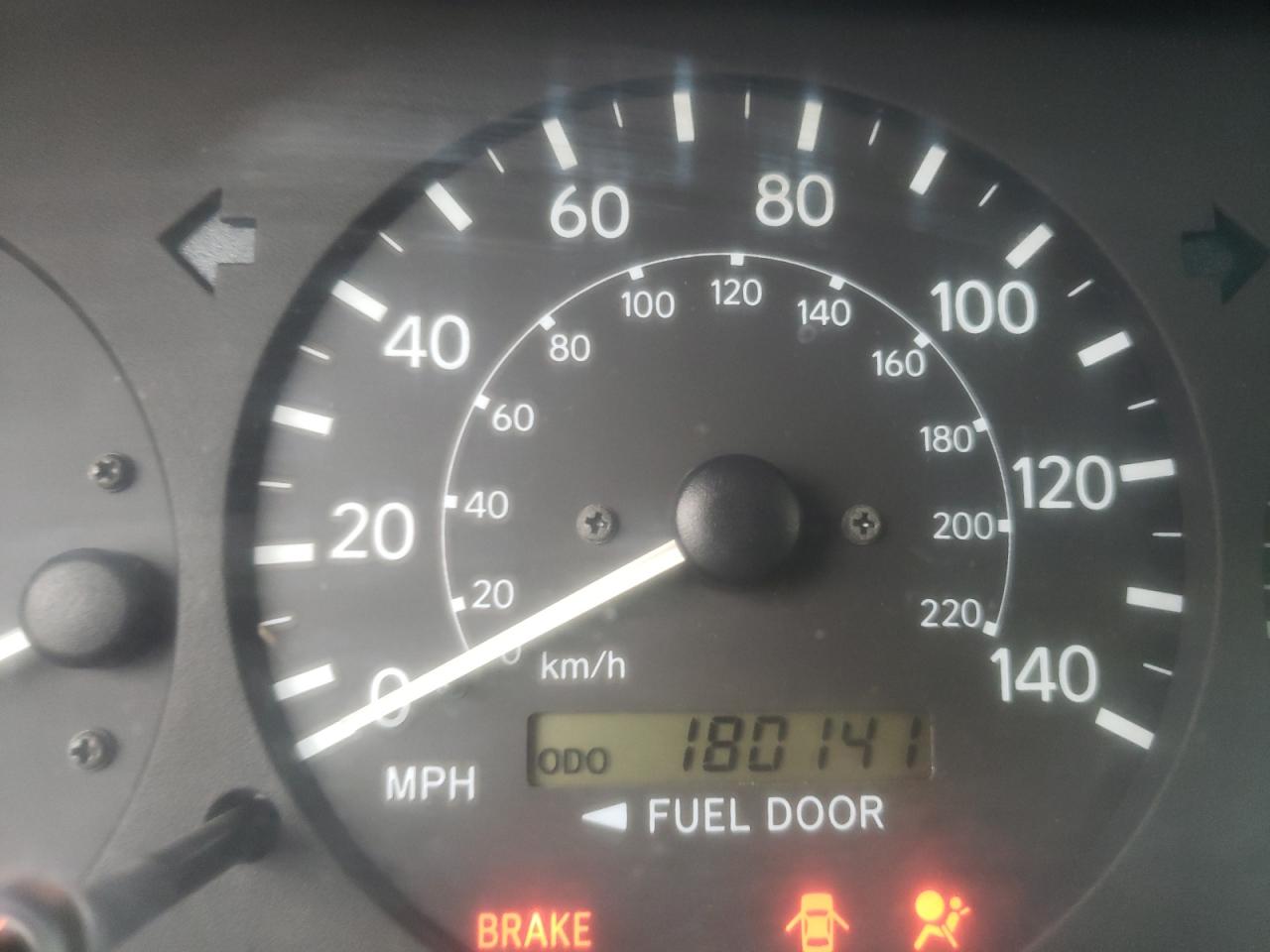 Photo 8 from auction – 2000 TOYOTA CAMRY LE with VIN 4T1BF28K7YU936691