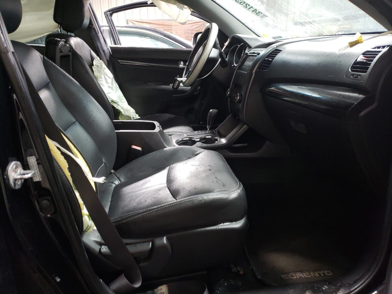 Photo 5 from auction – 2011 KIA SORENTO EX with VIN 5XYKU4A29BG034469