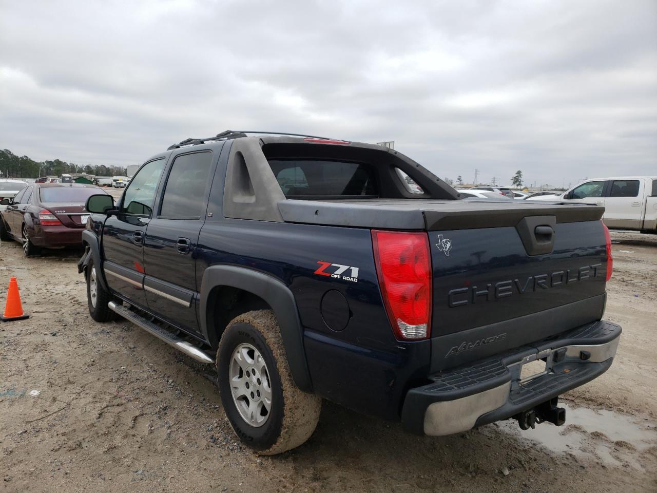 Photo 3 from auction – 2005 CHEVROLET AVALANCHE with VIN 3GNEC12Z55G128372