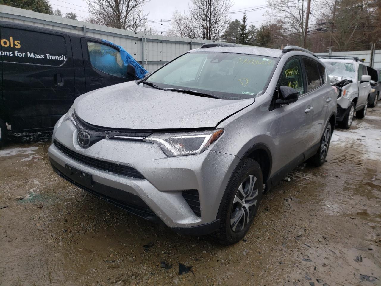 Photo 2 from auction – 2017 TOYOTA RAV4 LE with VIN 2T3BFREV5HW546140
