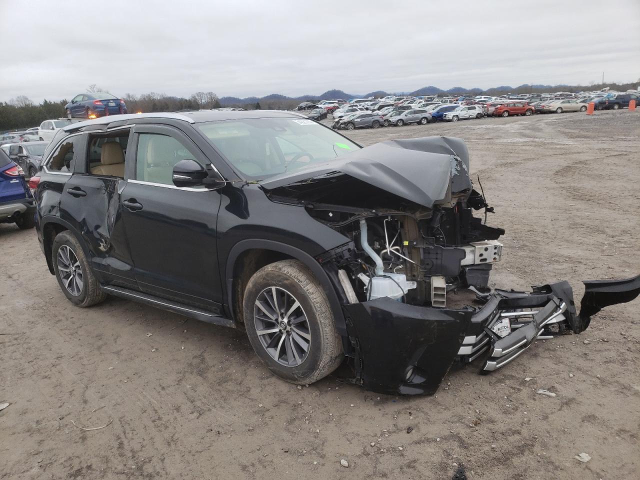 TOYOTA HIGHLANDER 2017 with VIN 5TDJZRFH3HS380214 - Photo from auction