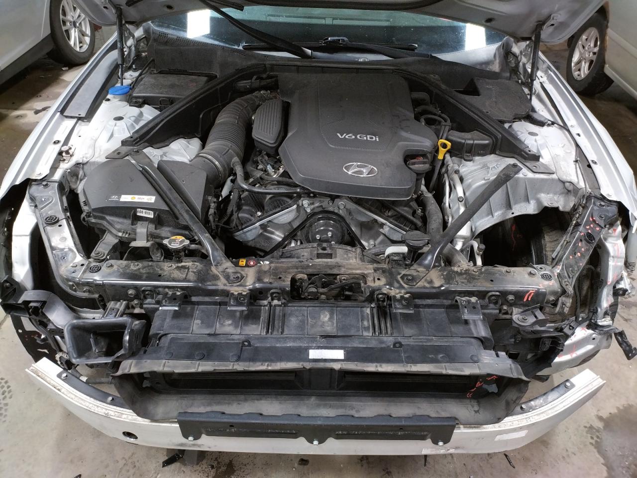 Photo 7 from auction – 2015 HYUNDAI GENESIS 3. with VIN KMHGN4JE2FU096325