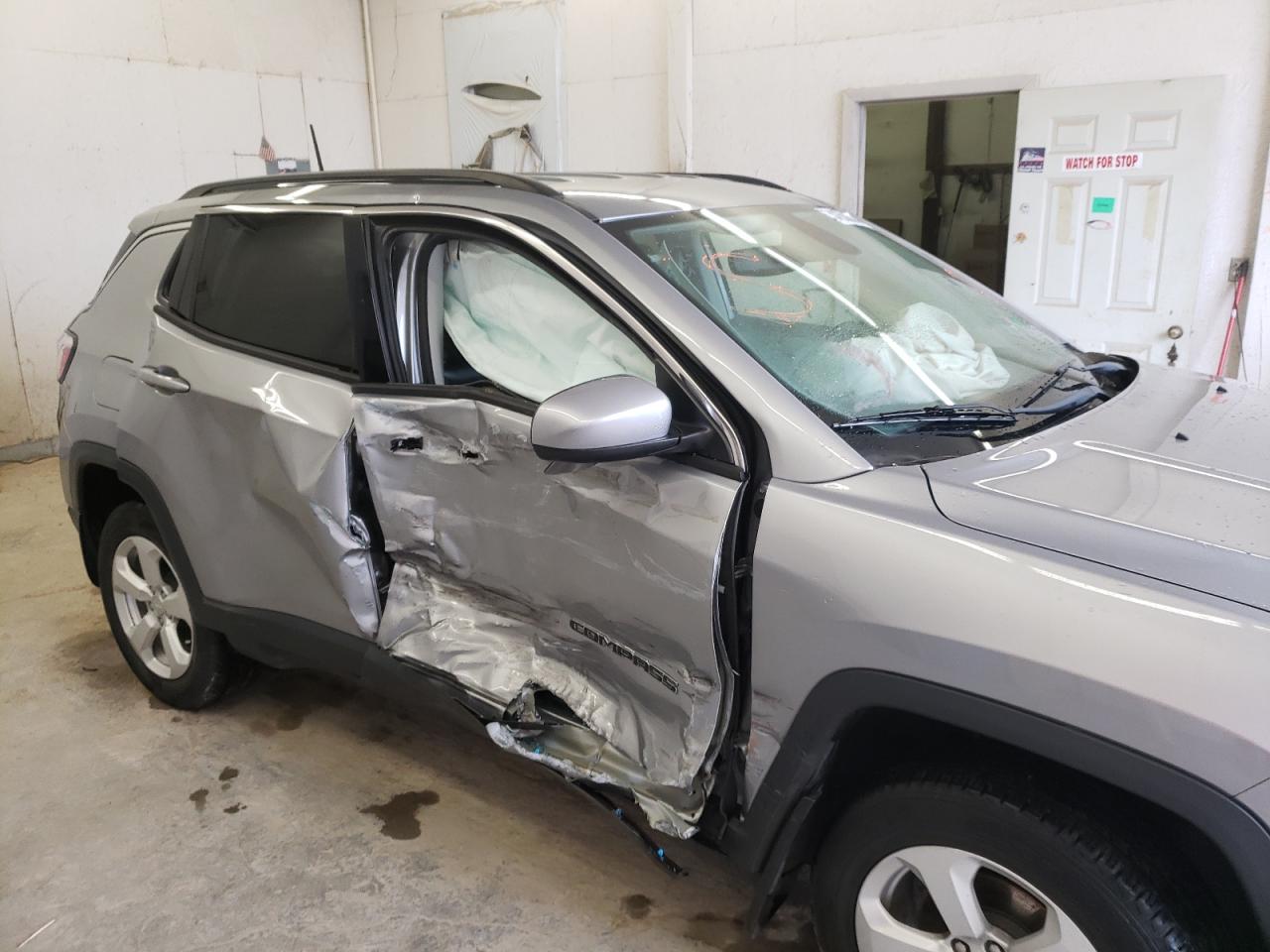 Photo 9 from auction – 2018 JEEP COMPASS LA with VIN 3C4NJDBB3JT481617