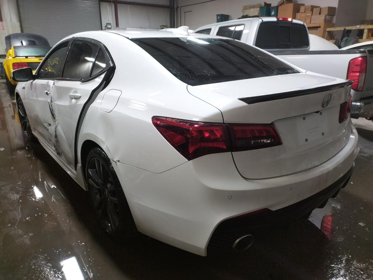 Photo 3 from auction – 2018 ACURA TLX TECH+A with VIN 19UUB3F62JA000815