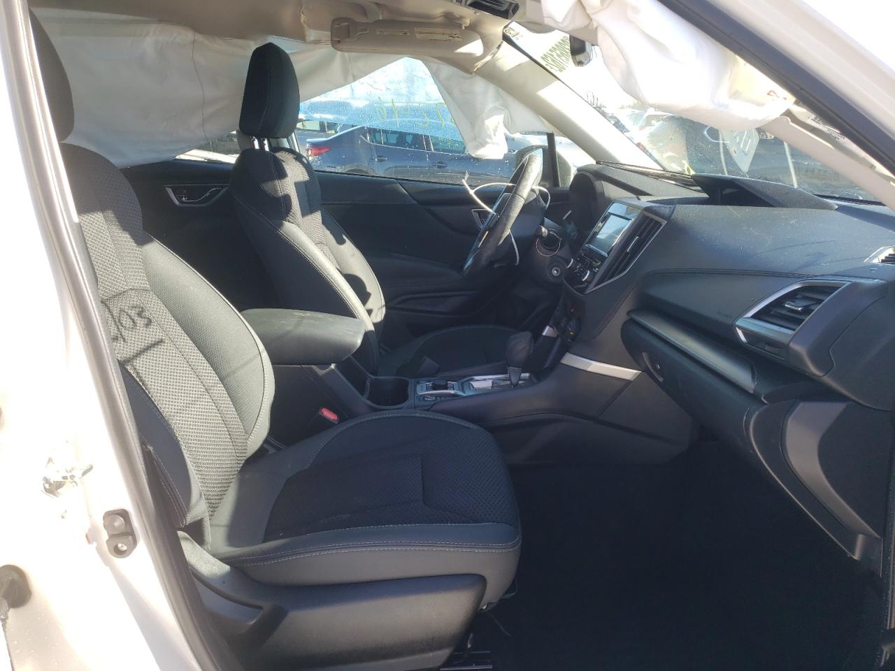 Photo 5 from auction – 2019 SUBARU FORESTER P with VIN JF2SKAEC9KH501311