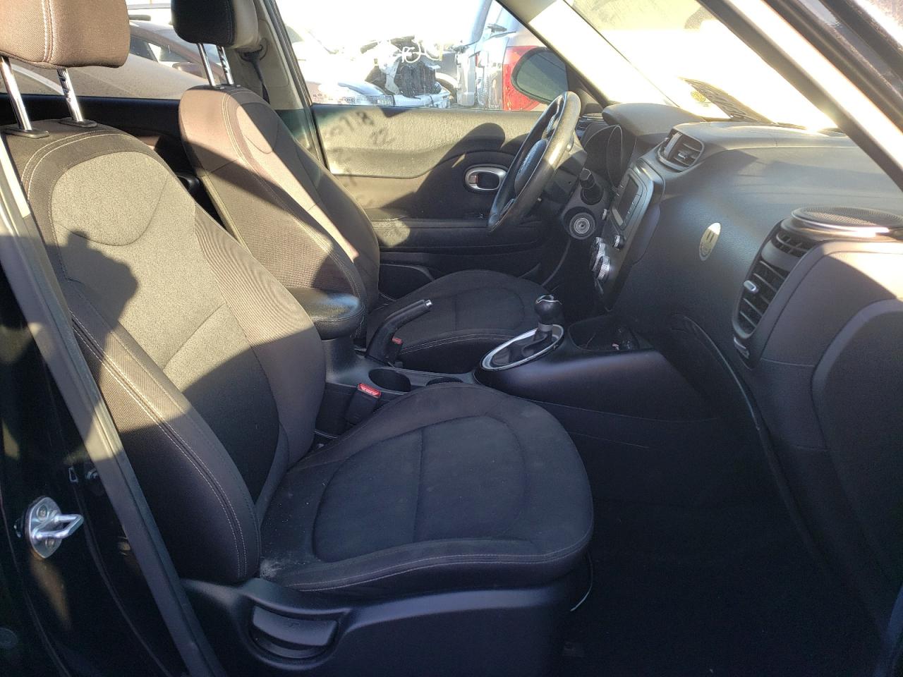 Photo 5 from auction – 2017 KIA SOUL with VIN KNDJN2A23H7497341