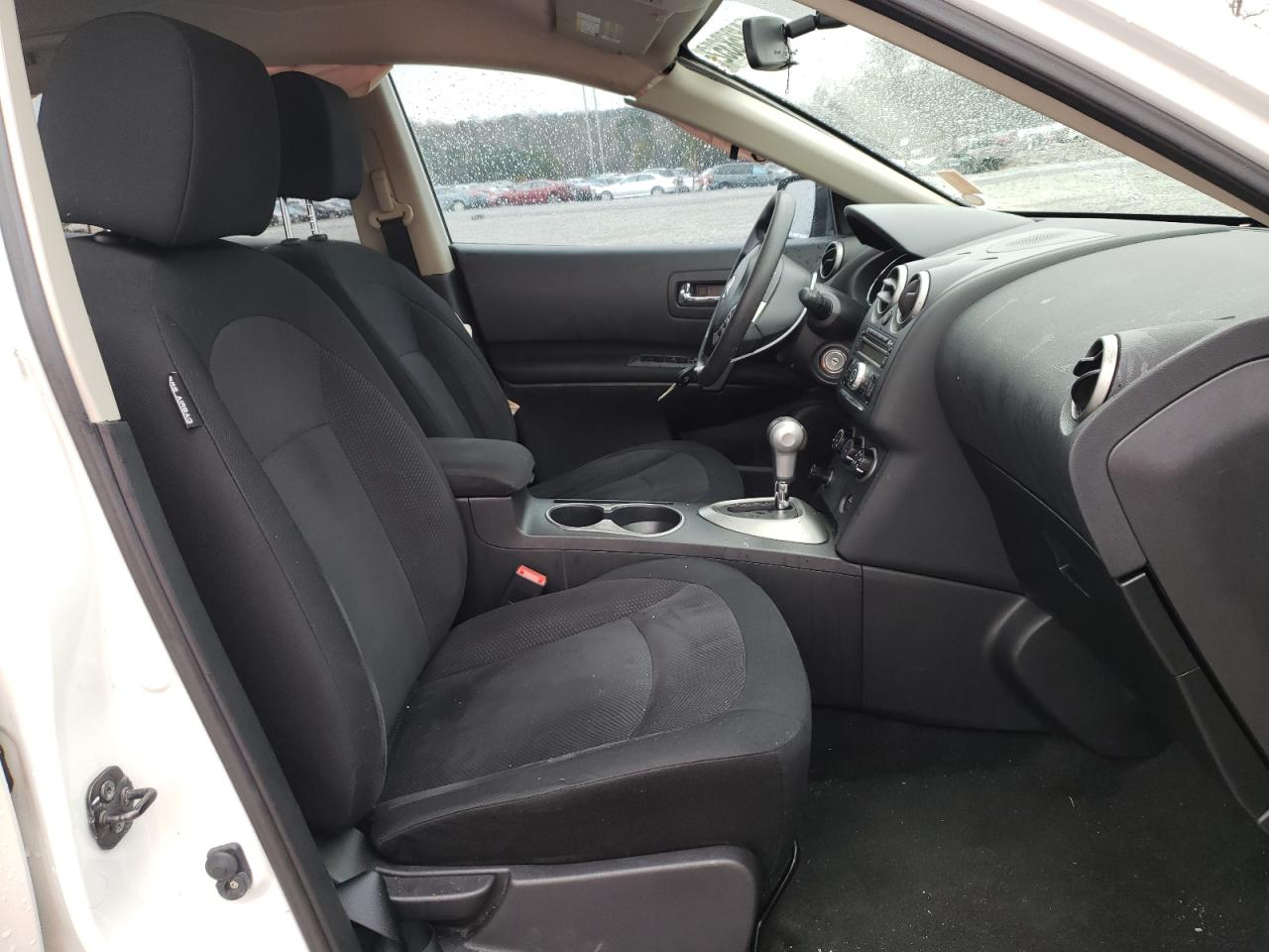 Photo 5 from auction – 2011 NISSAN ROGUE S with VIN JN8AS5MT8BW158560