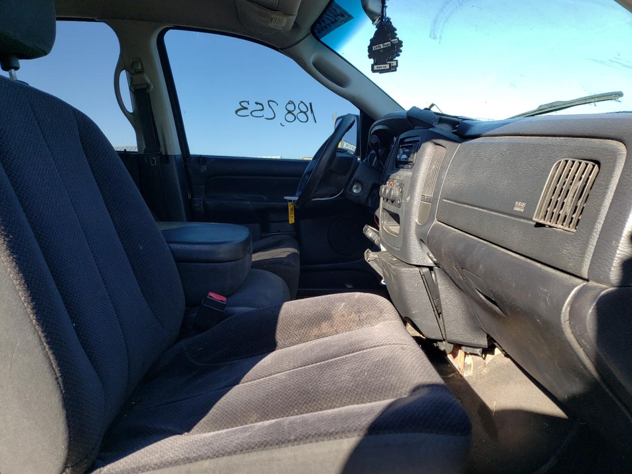 Photo 5 from auction – 2004 DODGE RAM 2500 S with VIN 3D7KA28C94G109175