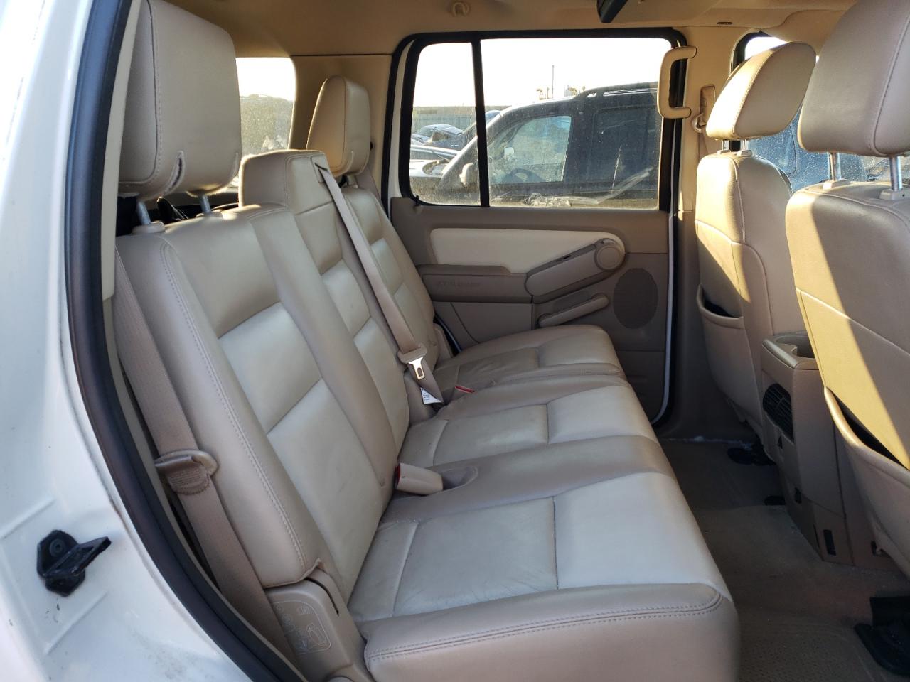 Photo 6 from auction – 2008 FORD EXPLORER L with VIN 1FMEU75868UA08265