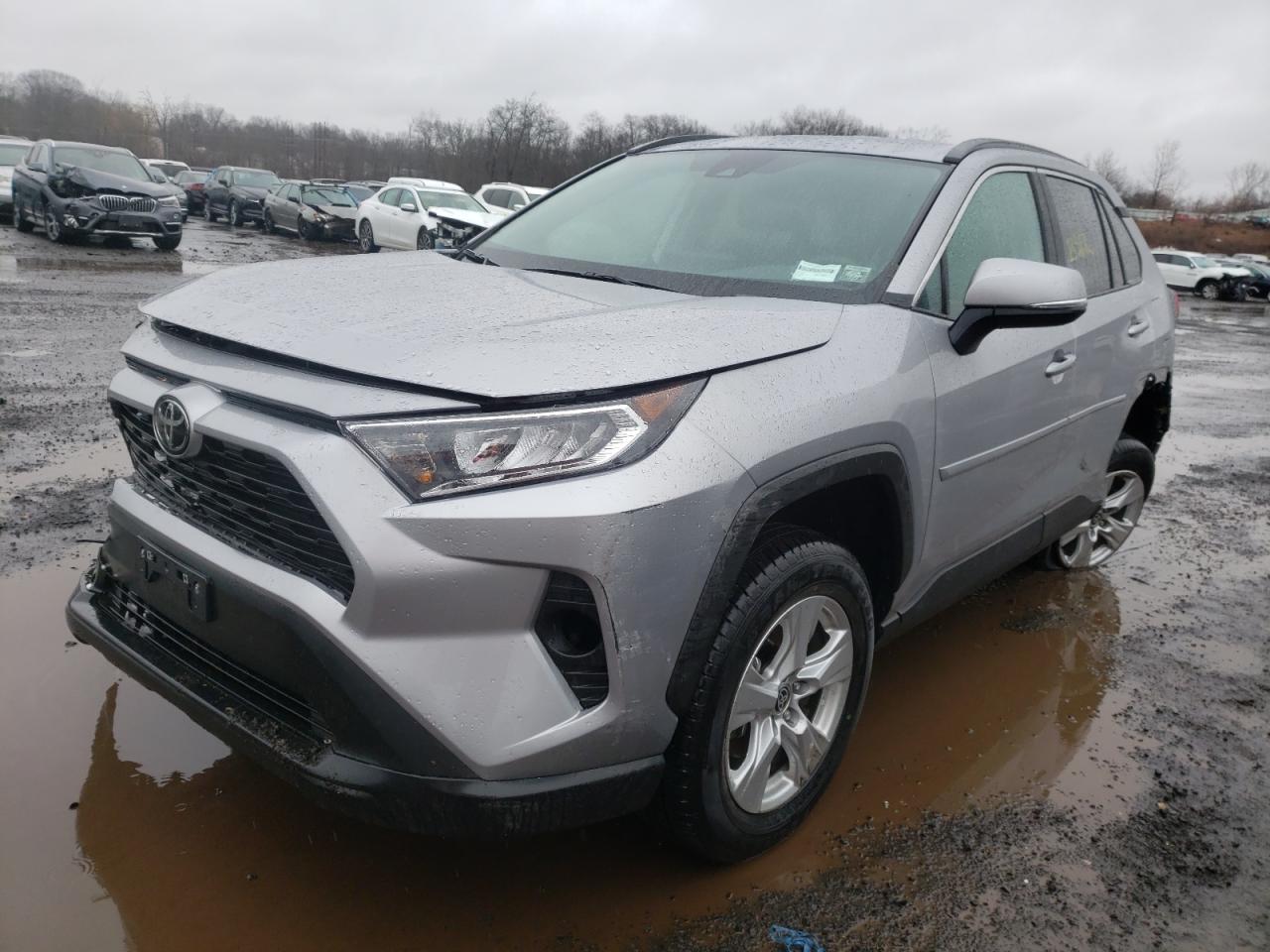 Photo 2 from auction – 2021 TOYOTA RAV4 XLE with VIN 2T3P1RFVXMC255860