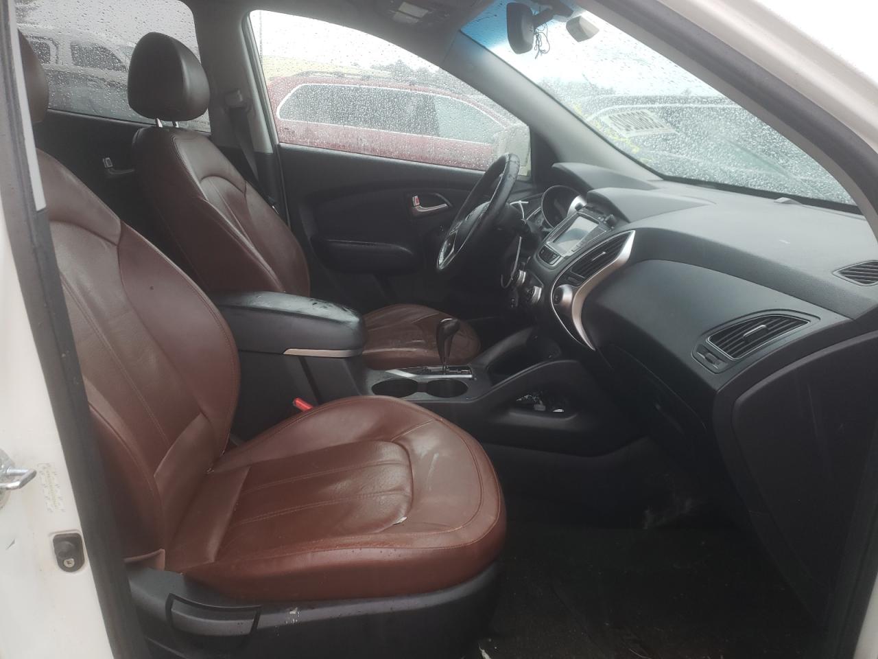 Photo 5 from auction – 2012 HYUNDAI TUCSON GLS with VIN KM8JUCAC4CU506491
