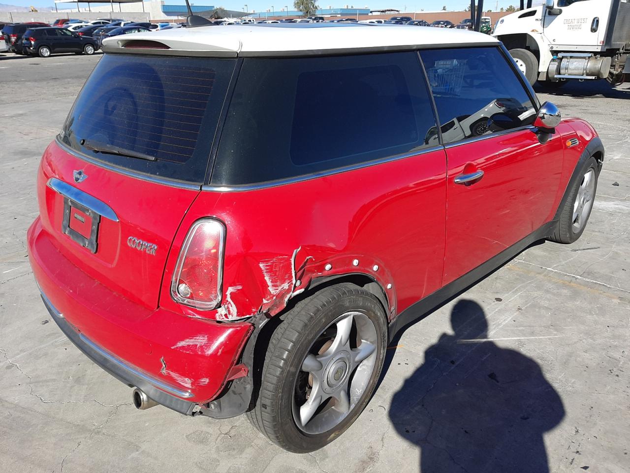 Photo 4 from auction – 2005 MINI COOPER with VIN WMWRC33535TJ73103