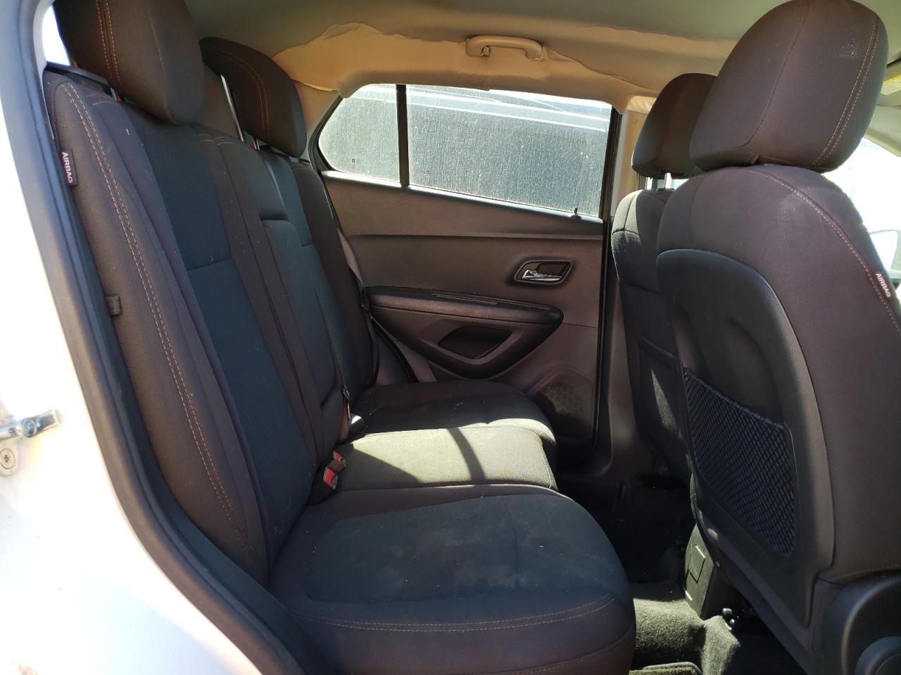 Photo 6 from auction – 2020 CHEVROLET TRAX LS with VIN KL7CJKSB4LB025493
