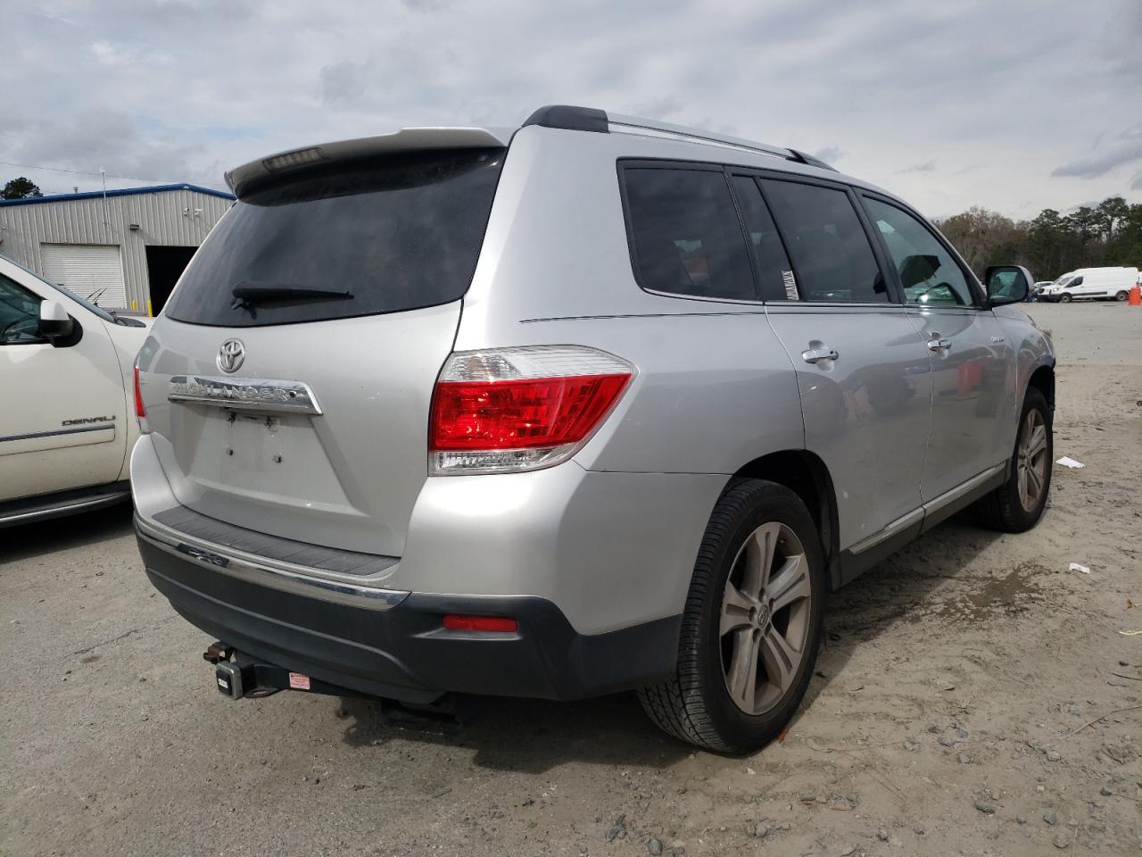 Photo 4 from auction – 2011 TOYOTA HIGHLANDER with VIN 5TDYK3EH4BS041437