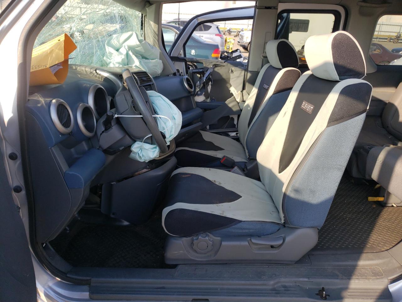 Photo 5 from auction – 2003 HONDA ELEMENT EX with VIN 5J6YH18563L016119