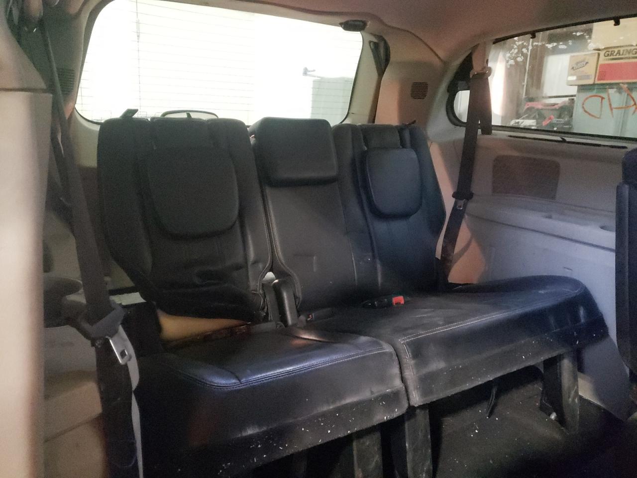 Photo 9 from auction – 2014 CHRYSLER TOWN & COU with VIN 2C4RC1CG2ER118304