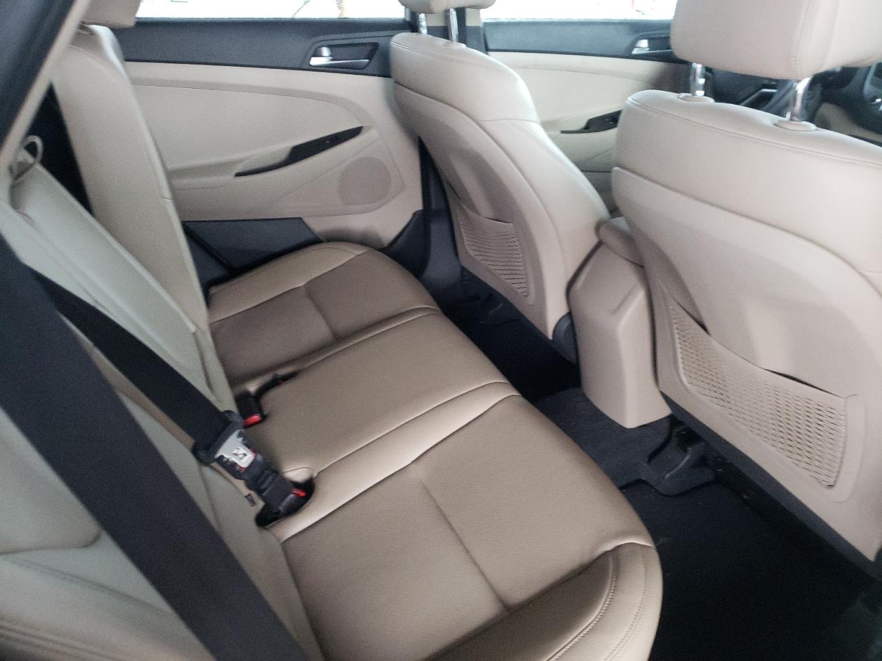 Photo 6 from auction – 2016 HYUNDAI TUCSON LIM with VIN KM8J33A40GU126436