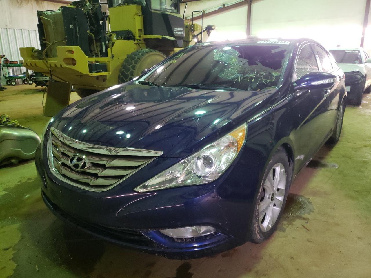 Photo 2 from auction – 2011 HYUNDAI SONATA SE with VIN 5NPEC4AC9BH021187