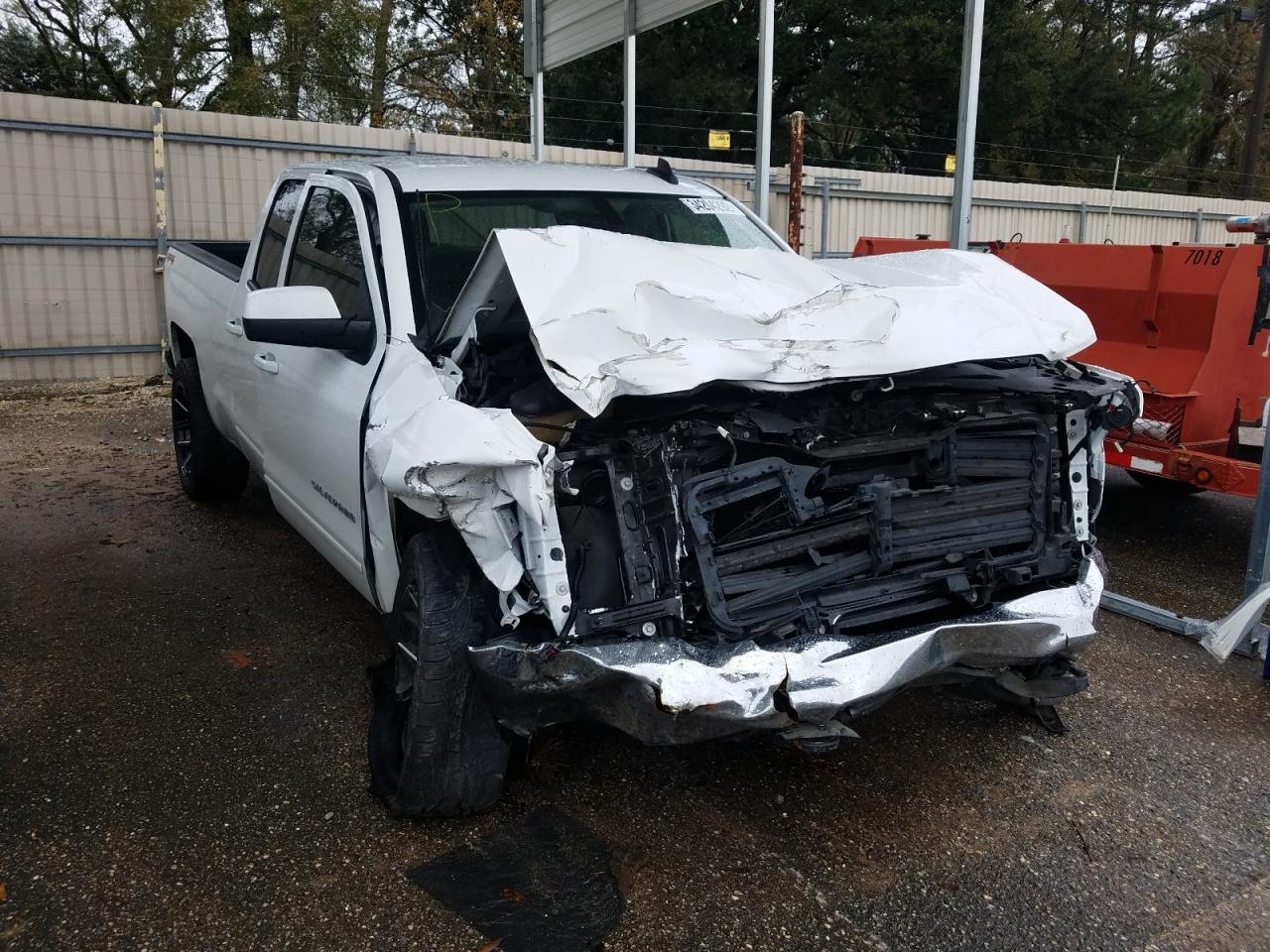 Photo 9 from auction – 2018 CHEVROLET SILVERADO with VIN 1GCVKREC2JZ142743