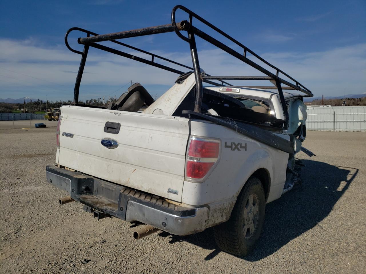 Photo 4 from auction – 2010 FORD F150 SUPER with VIN 1FTFX1EV4AKB71176