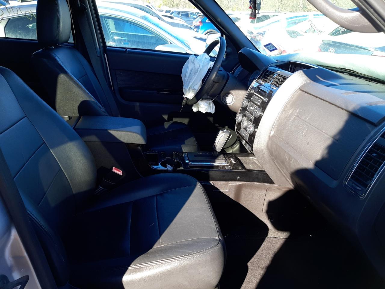 Photo 5 from auction – 2010 FORD ESCAPE LIM with VIN 1FMCU0EG7AKA12879