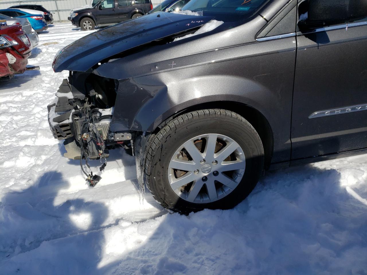 Photo 9 from auction – 2016 CHRYSLER TOWN & COU with VIN 2C4RC1BG0GR248019