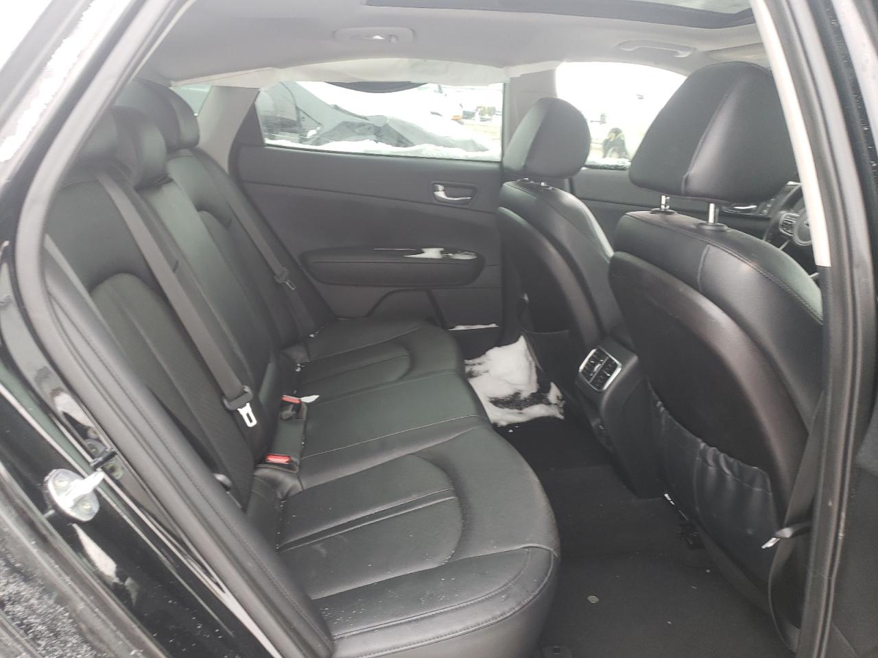 Photo 6 from auction – 2016 KIA OPTIMA EX with VIN 5XXGU4L37GG022294