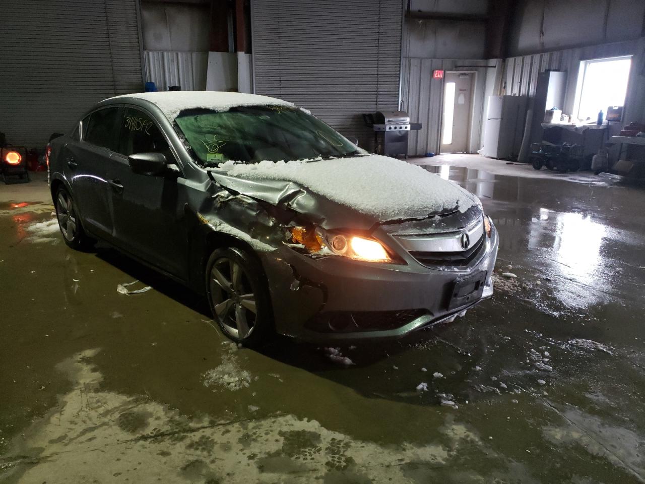 Photo 1 from auction – 2013 ACURA ILX 24 PRE with VIN 19VDE2E55DE000925