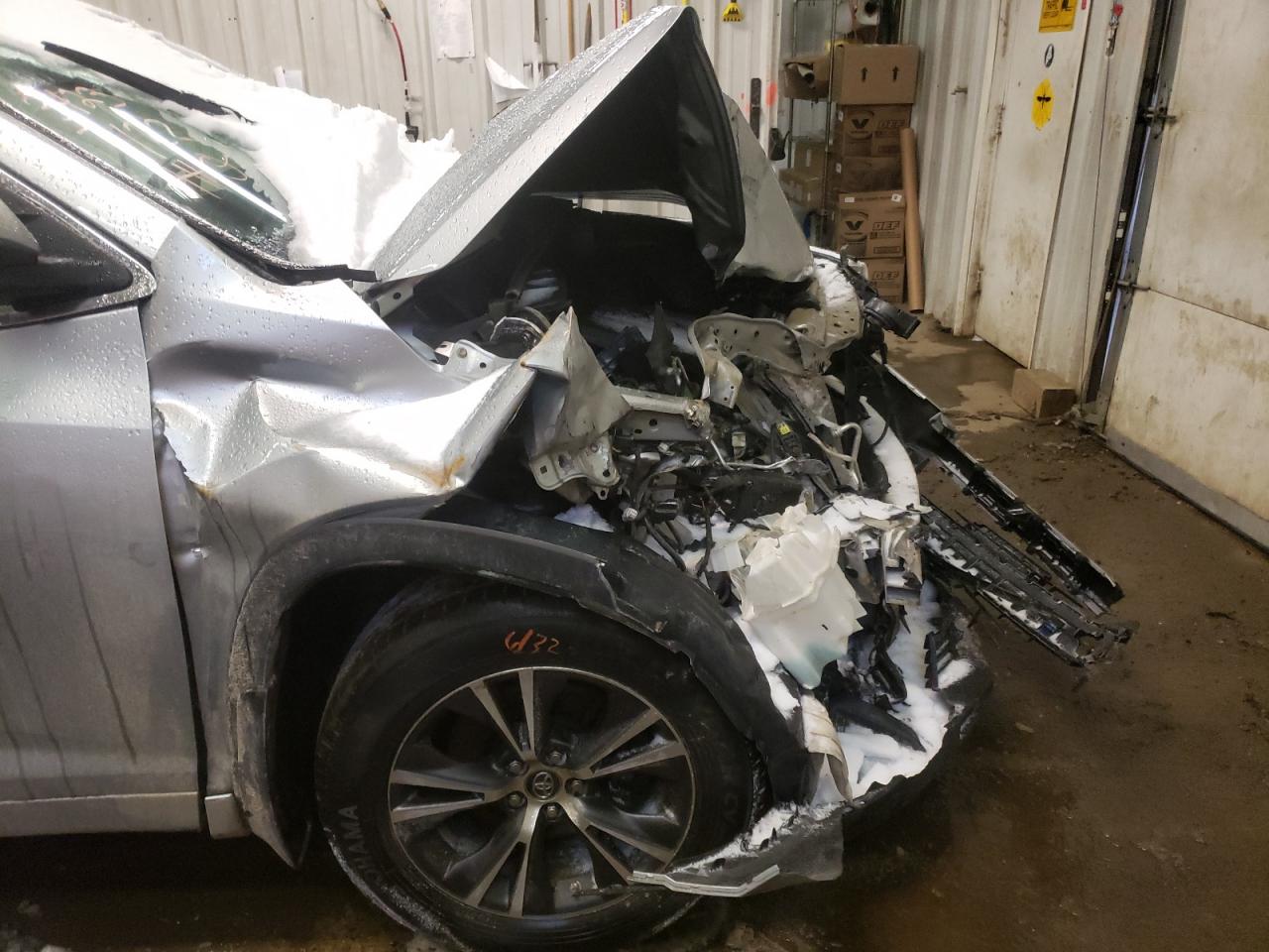 Photo 9 from auction – 2018 TOYOTA HIGHLANDER with VIN 5TDBZRFH0JS855991