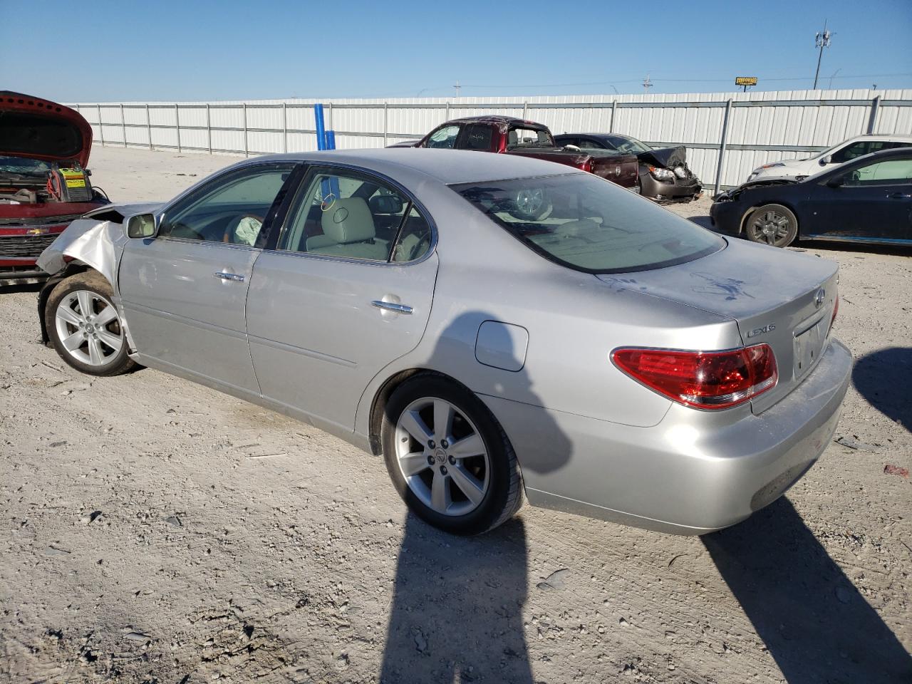 Photo 3 from auction – 2005 LEXUS ES 330 with VIN JTHBA30G255141701