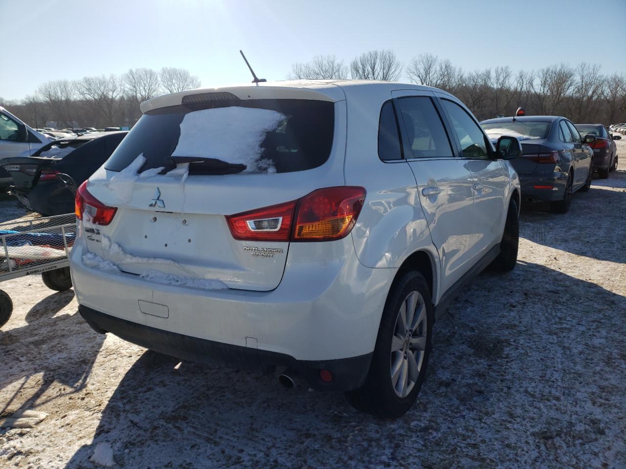 Photo 4 from auction – 2013 MITSUBISHI OUTLANDER with VIN 4A4AP4AU0DE019643