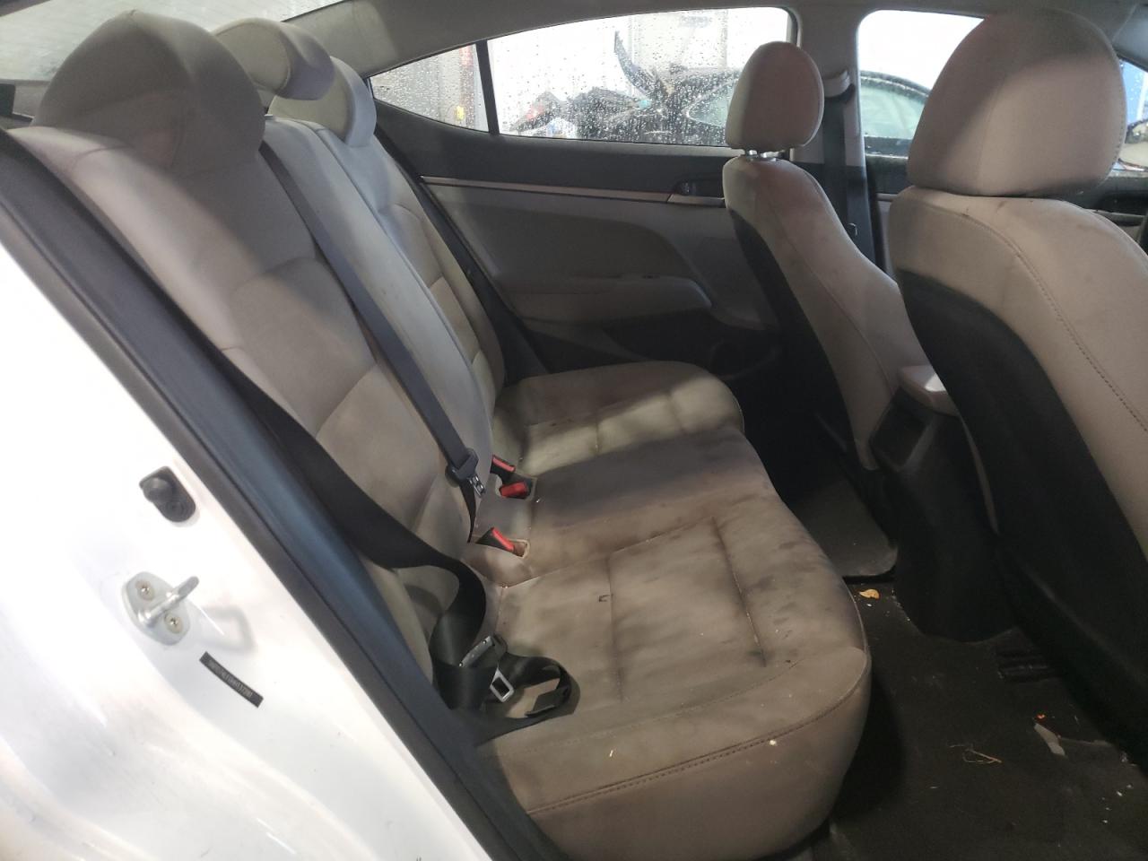 Photo 18 from auction – 2017 HYUNDAI ELANTRA SE with VIN 5NPD74LF0HH137281