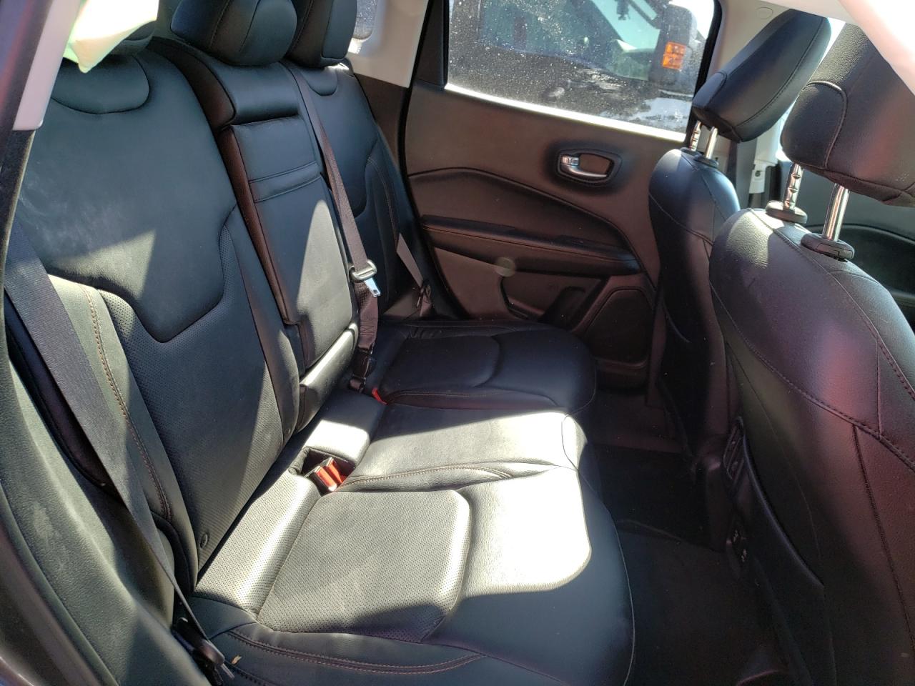 Photo 6 from auction – 2018 JEEP COMPASS LI with VIN 3C4NJDCB2JT264834