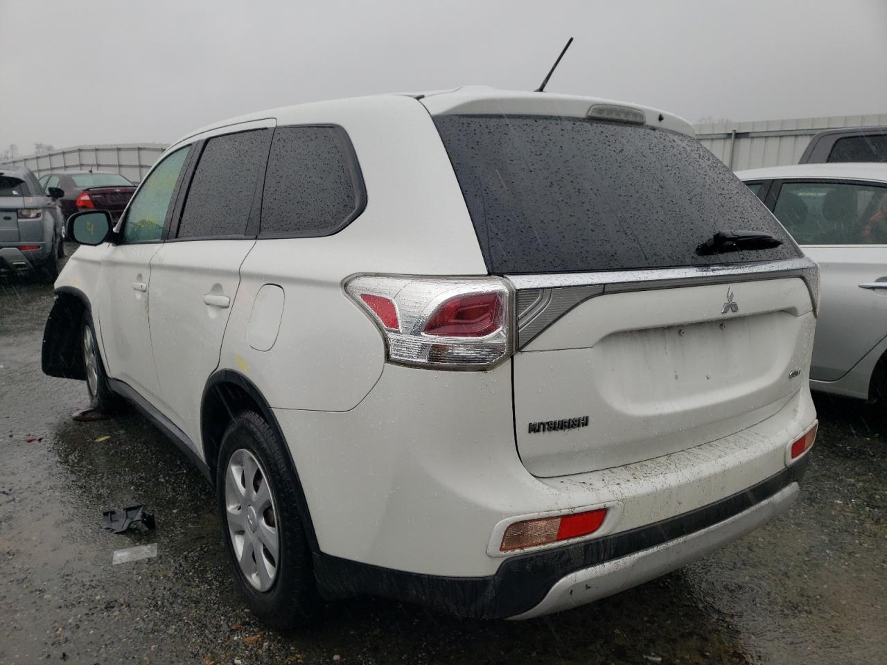Photo 3 from auction – 2015 MITSUBISHI OUTLANDER with VIN JA4AD2A30FZ000141