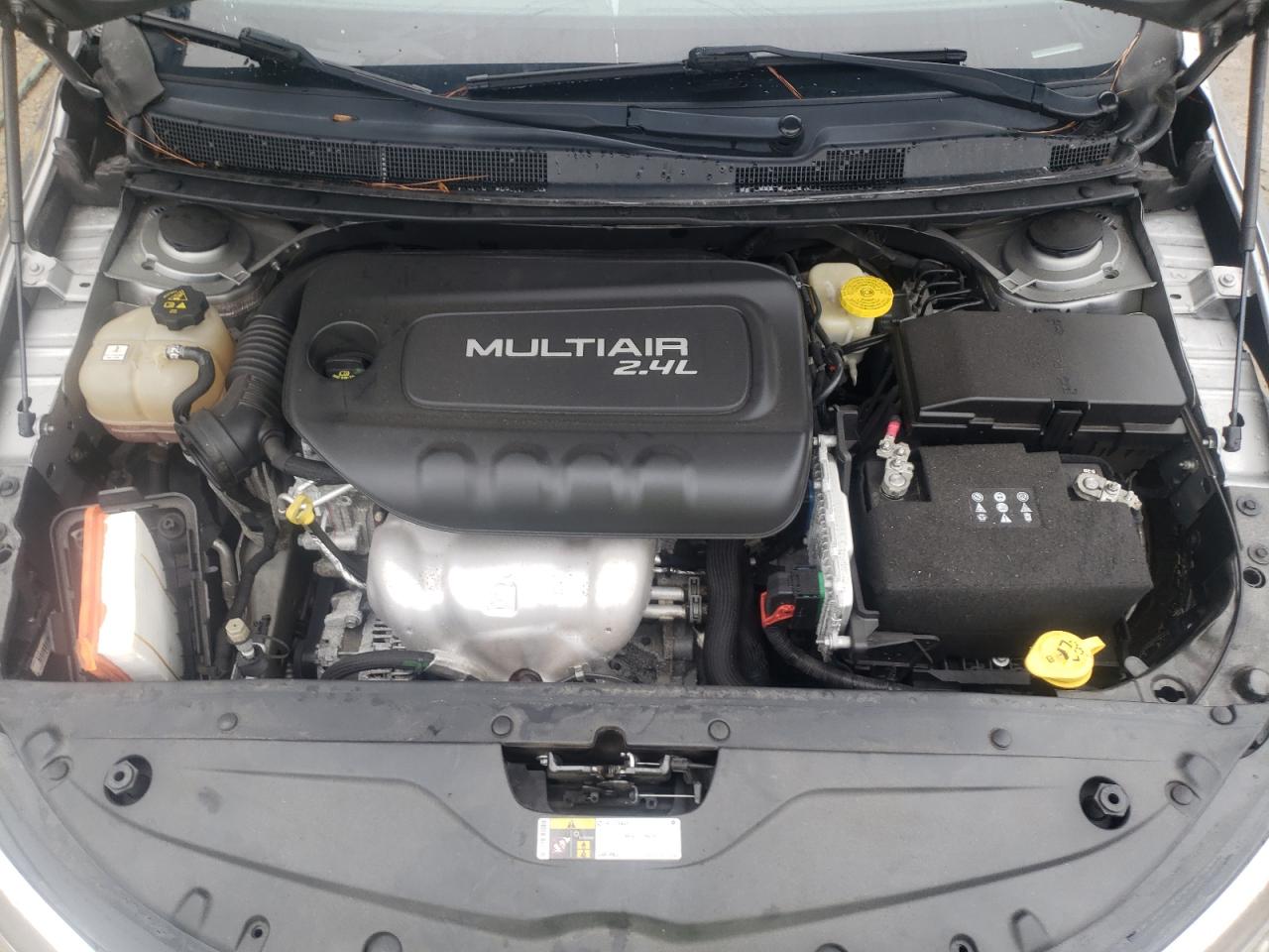 Photo 7 from auction – 2016 CHRYSLER 200 LIMITE with VIN 1C3CCCAB9GN156092