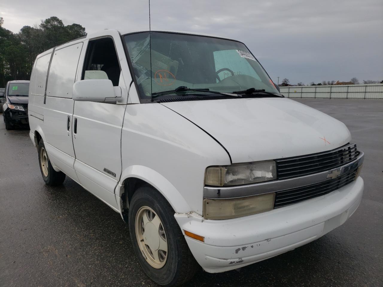 CHEVROLET ASTRO 2000 with VIN 1GNDM19W9YB178953 - Photo from auction