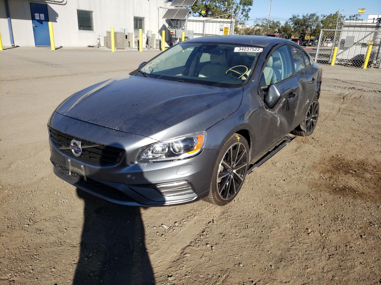 Photo 2 from auction – 2017 VOLVO S60 with VIN YV126MFL1H2437614
