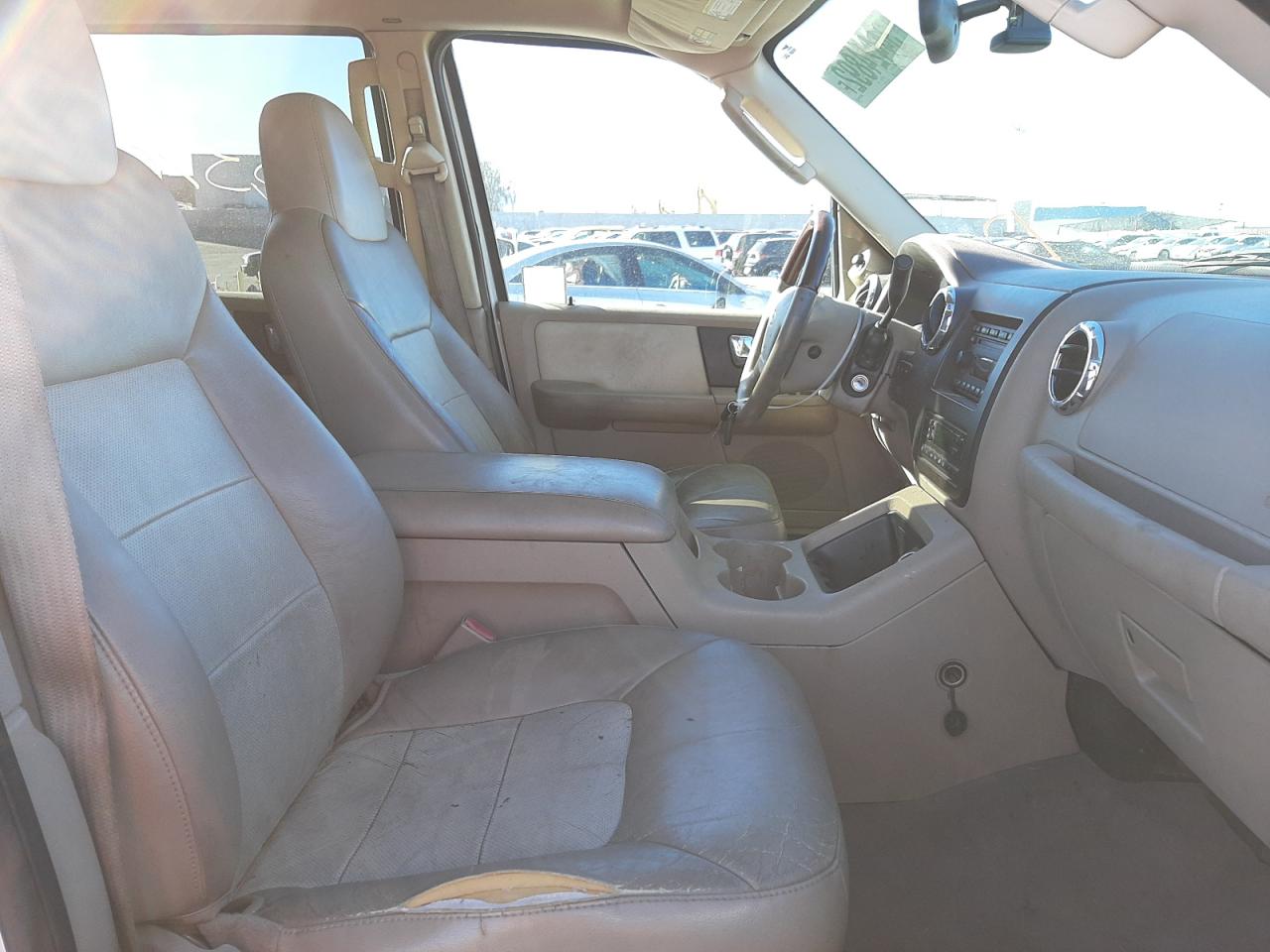 Foto 5 de la subasta – 2005 FORD EXPEDITION con VIN 1FMFU17545LA07797