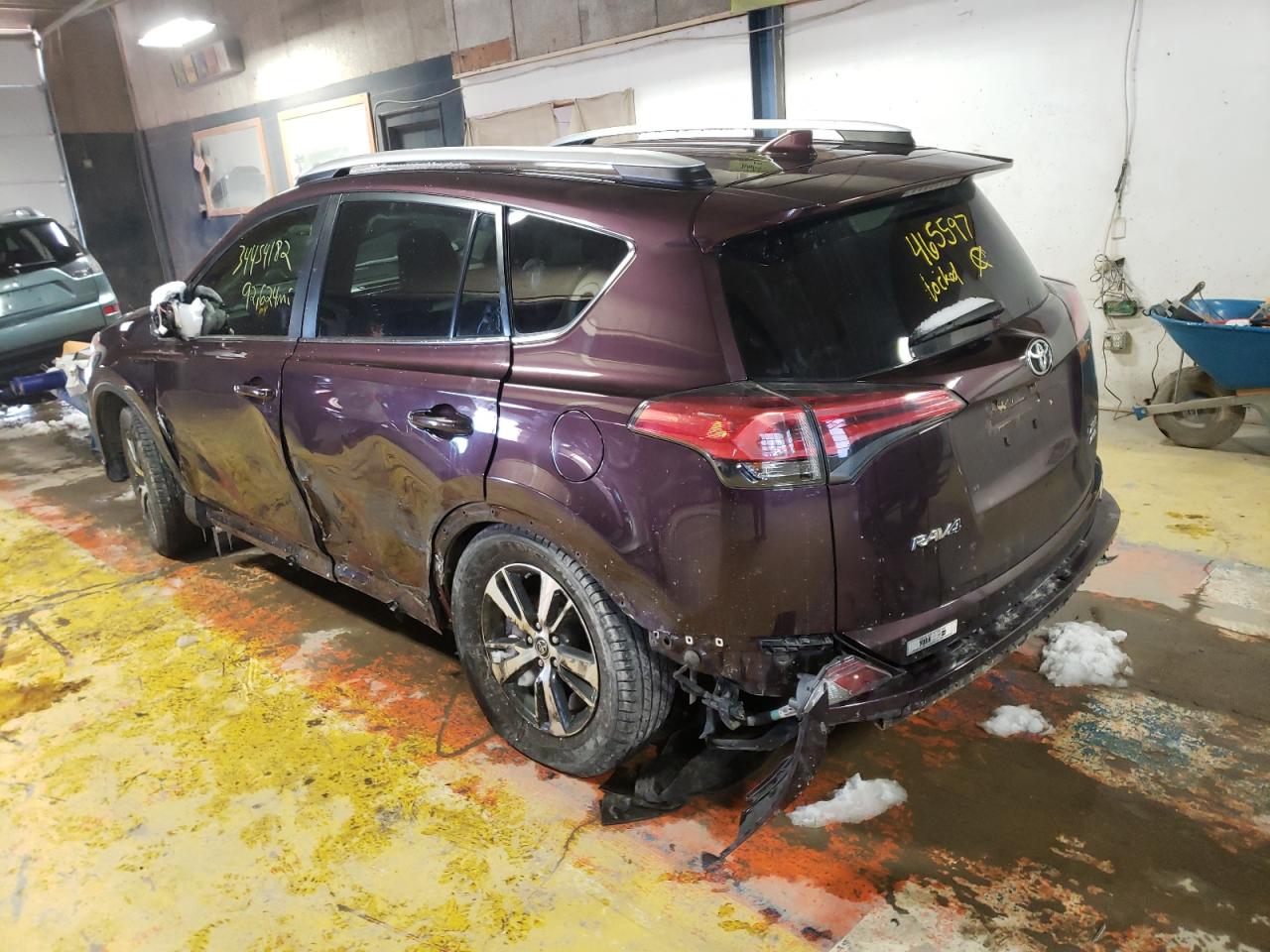 Photo 3 from auction – 2016 TOYOTA RAV4 XLE with VIN 2T3RFREVXGW465597