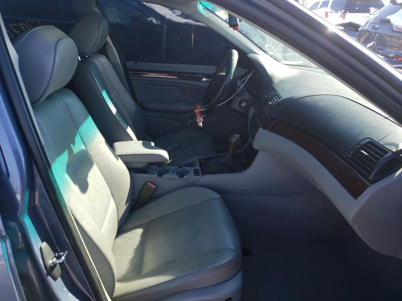 Photo 5 from auction – 2005 BMW 325 XI with VIN WBAEU33485PR18519