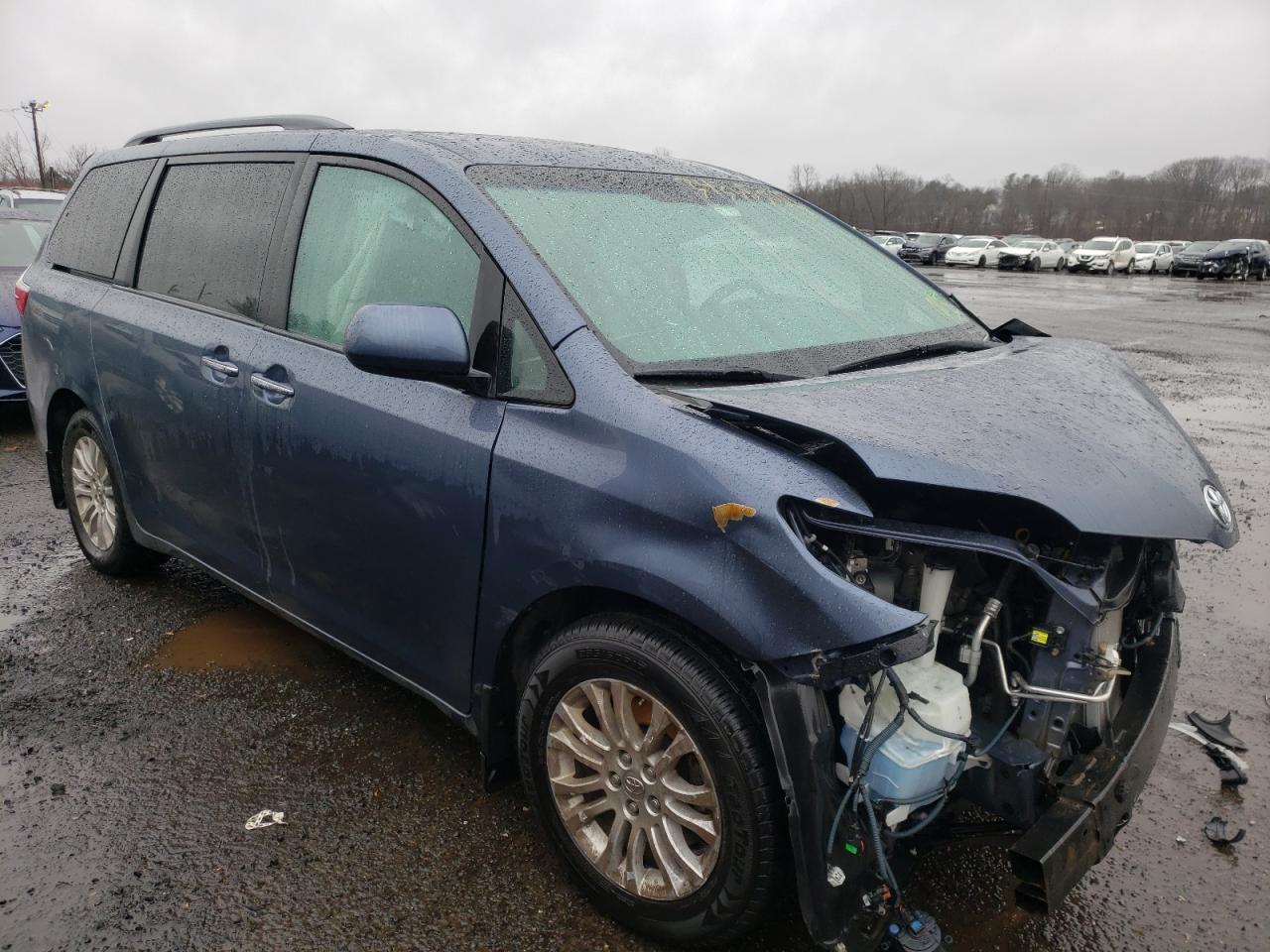 TOYOTA SIENNA XLE 2015 with VIN 5TDYK3DC0FS563851 - Photo from auction