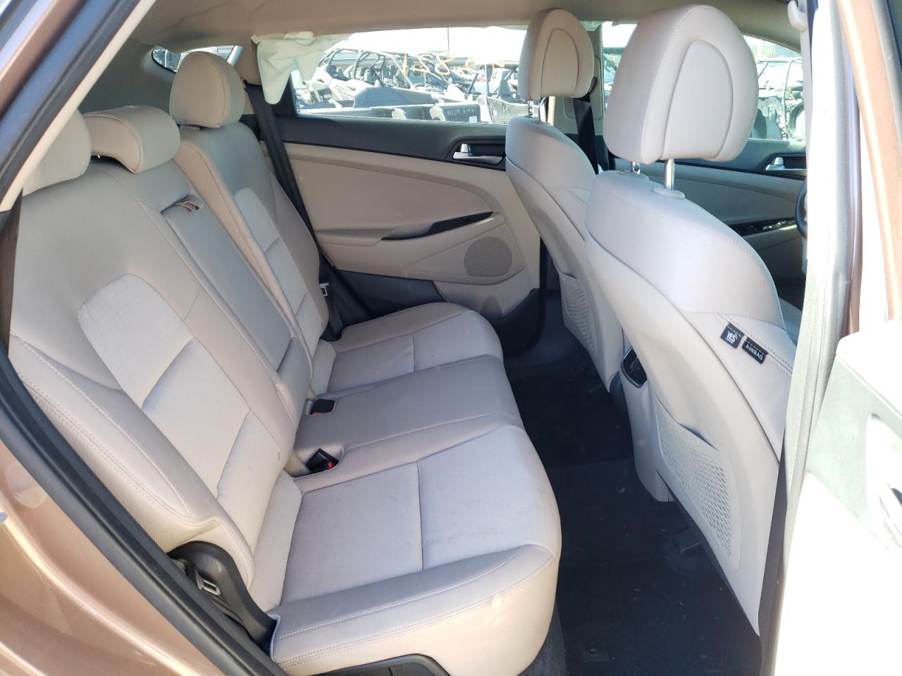 Photo 6 from auction – 2017 HYUNDAI TUCSON LIM with VIN KM8J3CA24HU532297