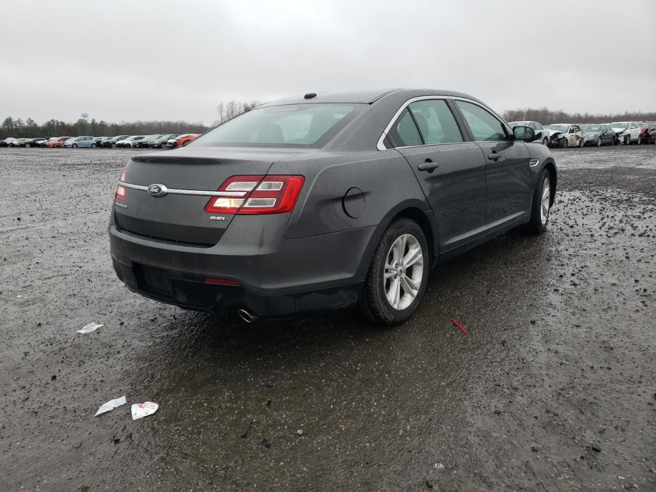 Photo 4 from auction – 2015 FORD TAURUS SEL with VIN 1FAHP2E82FG170021