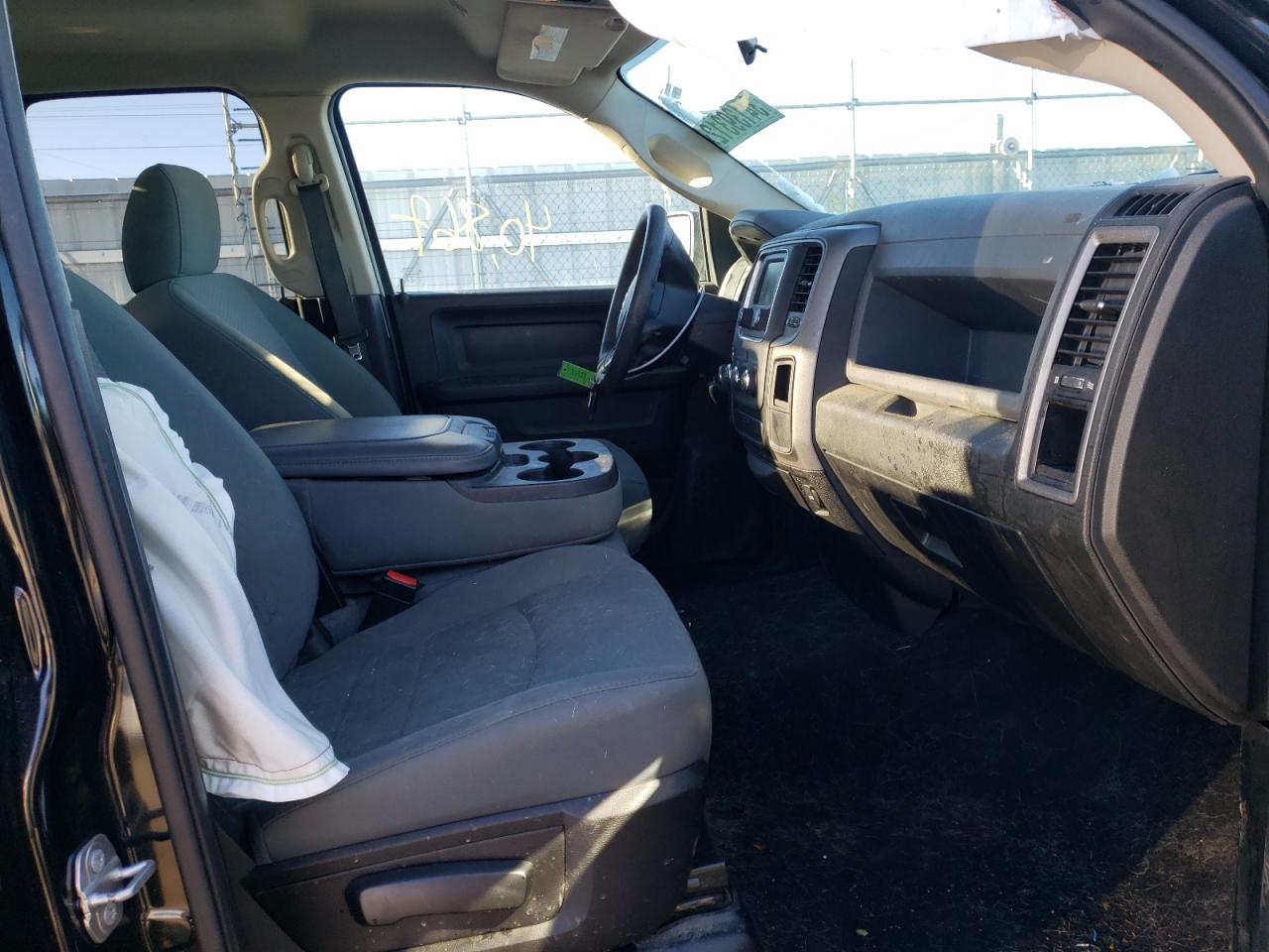 Photo 5 from auction – 2019 RAM 1500 CLASS with VIN 1C6RR7FG4KS531713