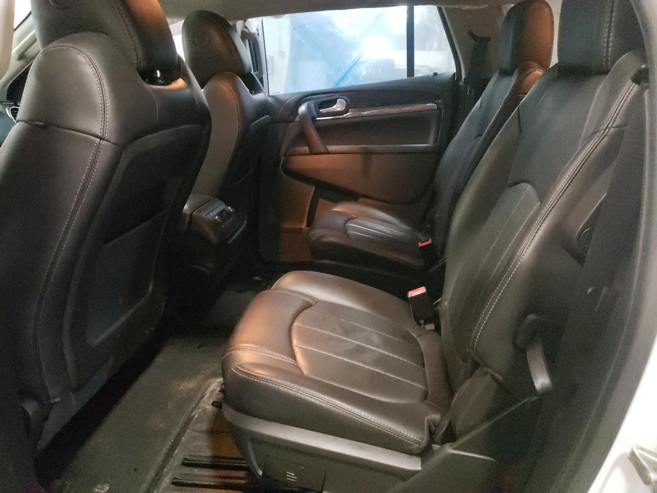 Photo 6 from auction – 2017 BUICK ENCLAVE with VIN 5GAKVCKD3HJ273484